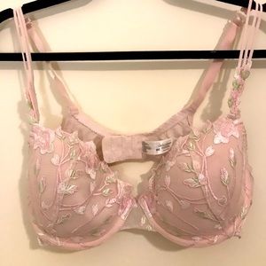 Flower-embroidered pink 36C bra